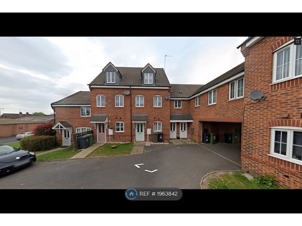 3 bed terraced house to rent in Mill Street, Darlaston, Wednesbury WS10