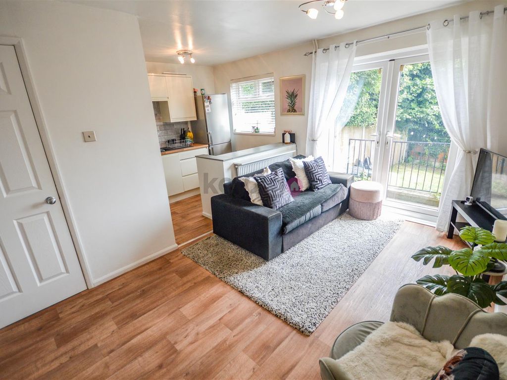 2 bed semidetached house for sale in Greenside Mews, Hackenthorpe