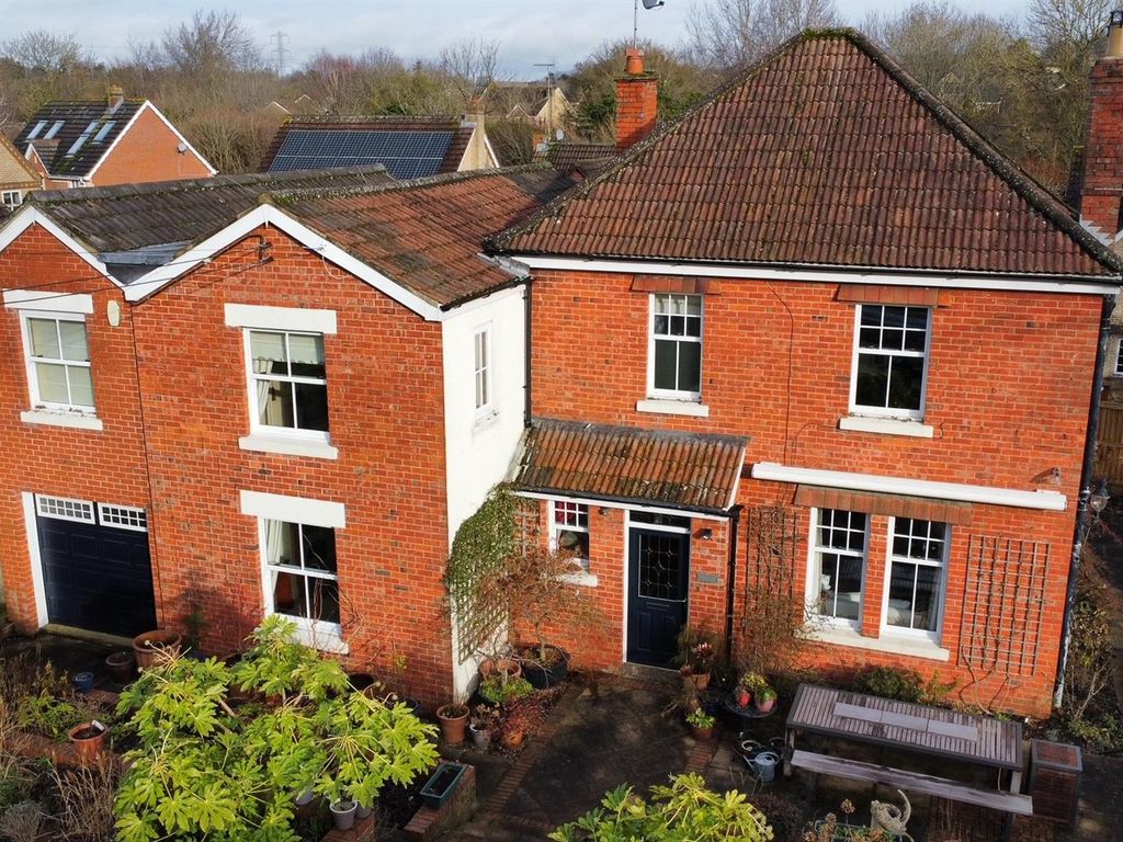 Bristol Road Chippenham SN14  