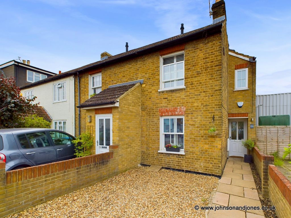 2 bed semidetached house for sale in Station Road, Chertsey KT16, £