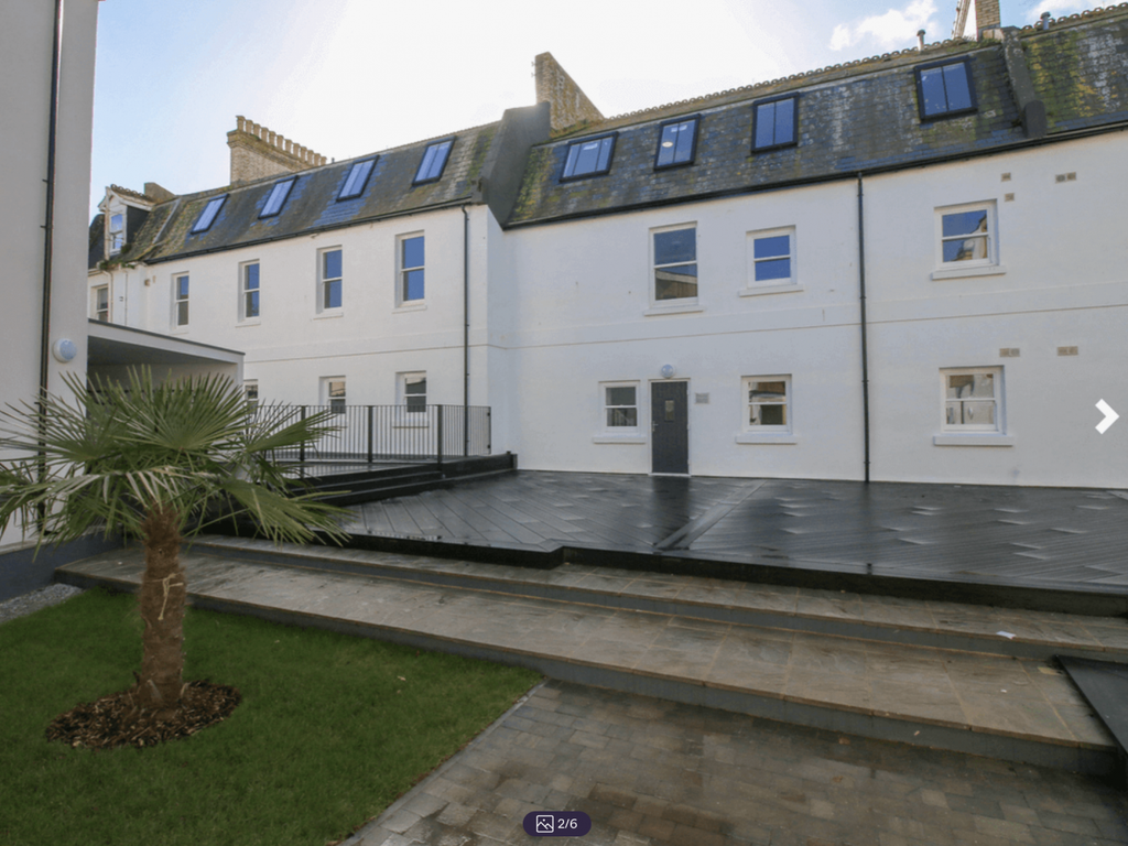 2 bed flat to rent in Place, Paignton TQ3, £850 pcm Zoopla