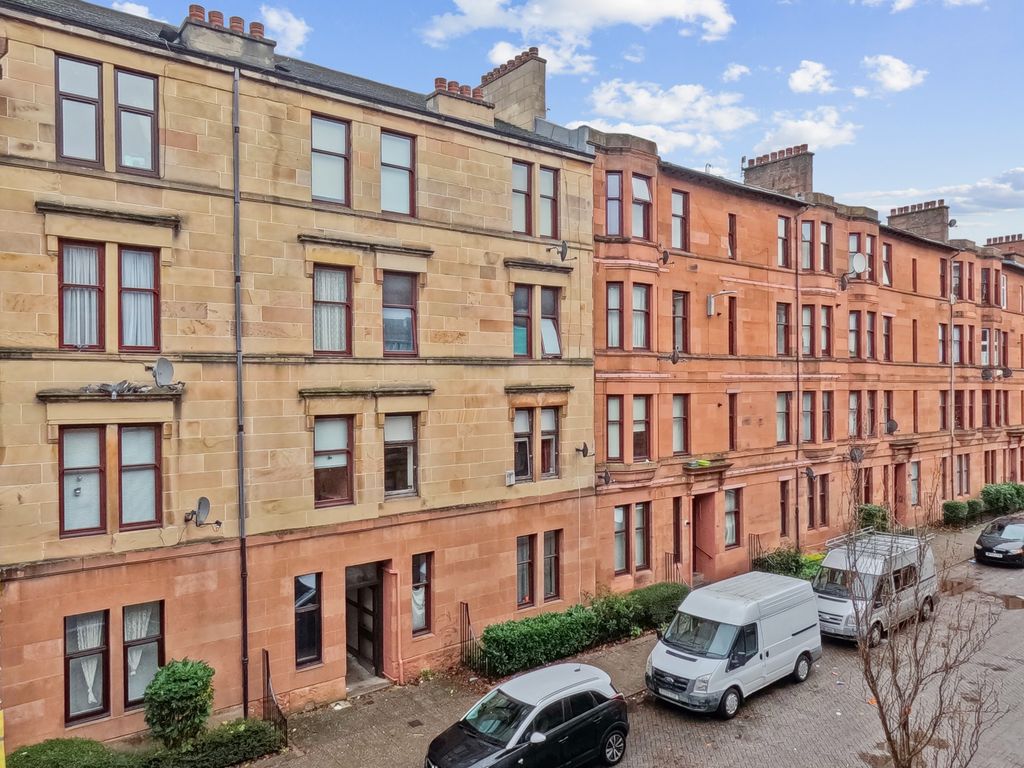 2 bed flat for sale in Boyd Street, Crosshill, Glasgow G42, £99,000