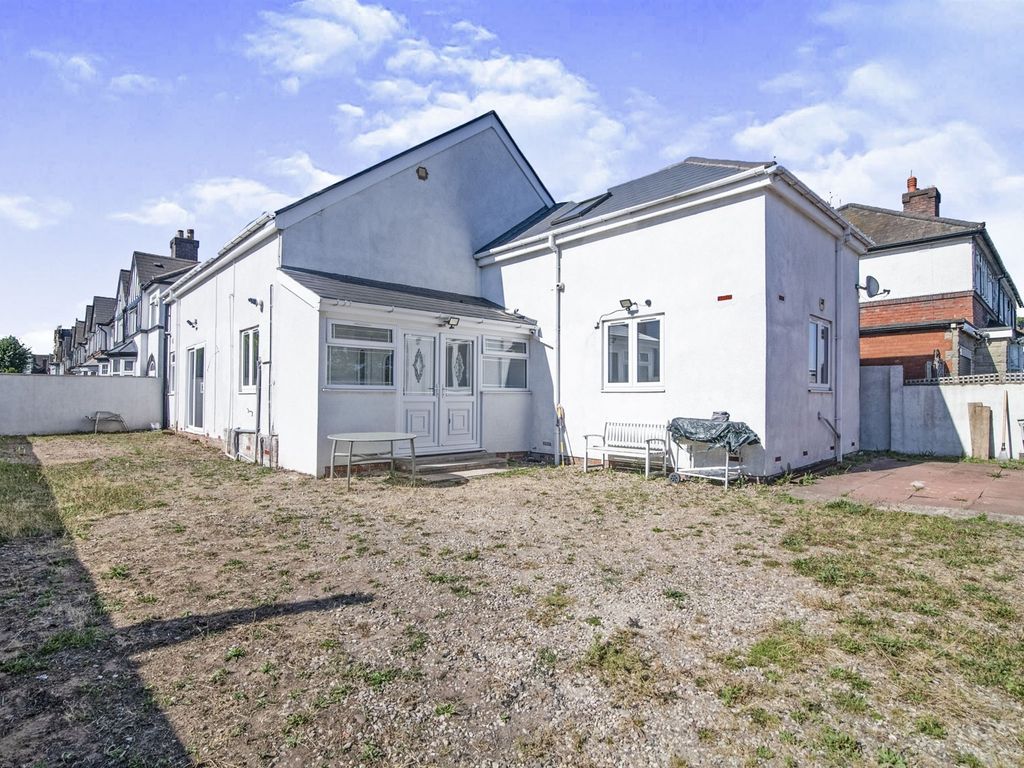 5 bed detached house for sale in Bratt Street, West Bromwich B70 Zoopla