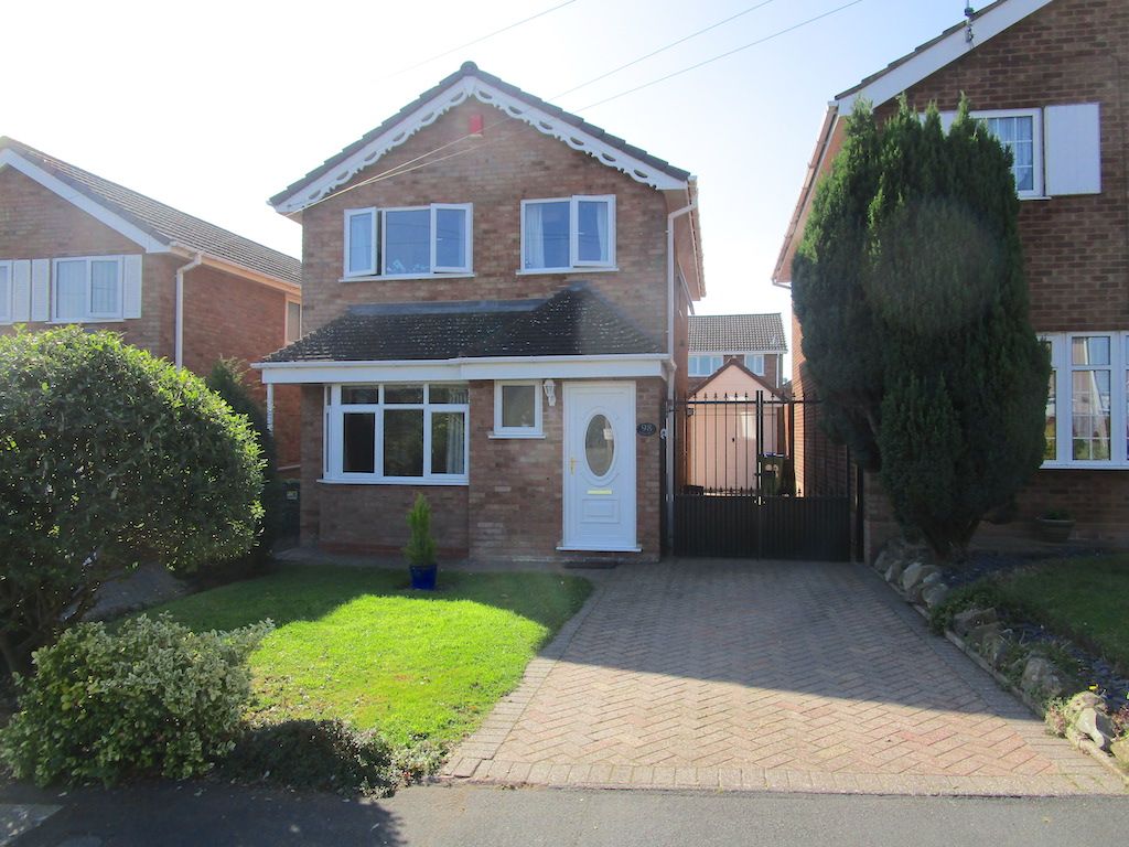 3 bed detached house for sale in Queens Drive, Rowley Regis B65, £