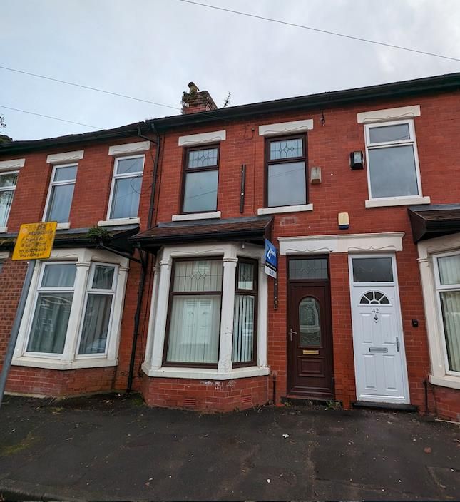 3 bed terraced house to rent in Edale Avenue, Manchester M40, £975 pcm