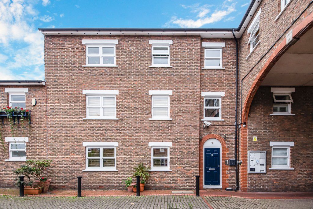 Salisbury Place, London SW9