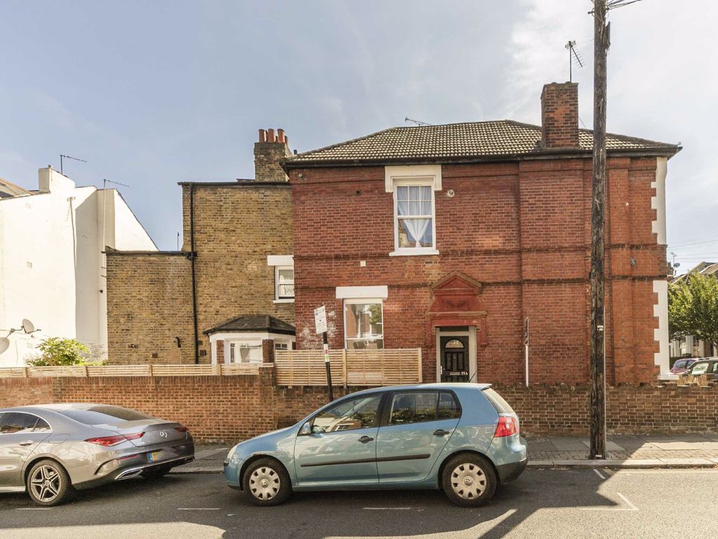 2 bed for sale in Garfield Road, London SW11 Zoopla