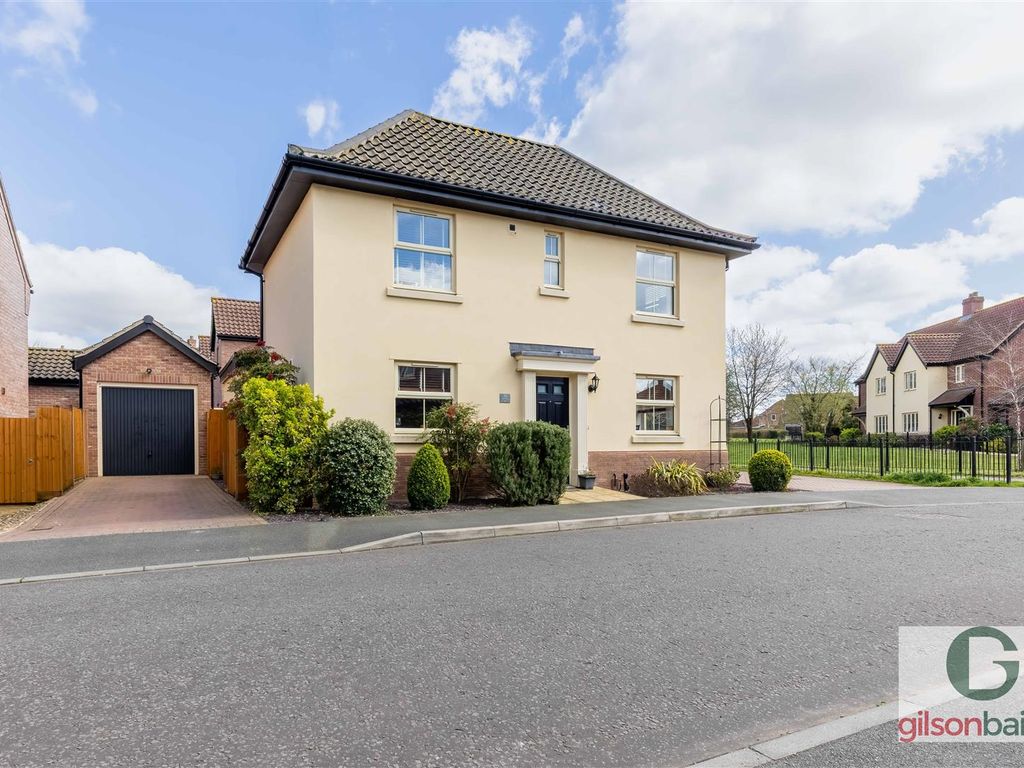 3 bed detached house for sale in Honeysuckle Way, Attleborough NR17