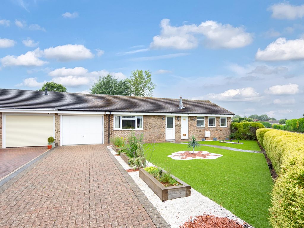 2 bed bungalow for sale in Browning Drive, Bicester OX26 Zoopla