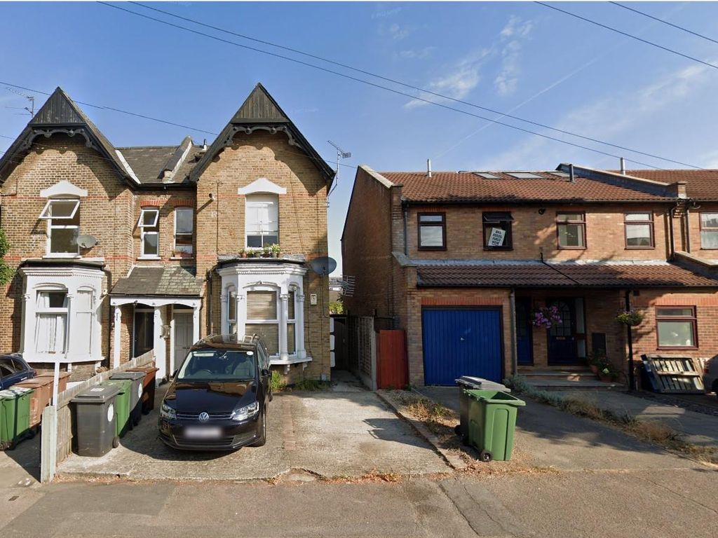 1 bed property to rent in Gainsford Road, London E17, £1,500 pcm Zoopla
