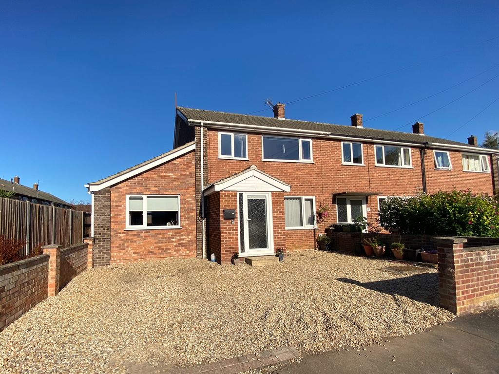 4 bed end terrace house for sale in Aldiss Avenue, Dereham NR19 Zoopla