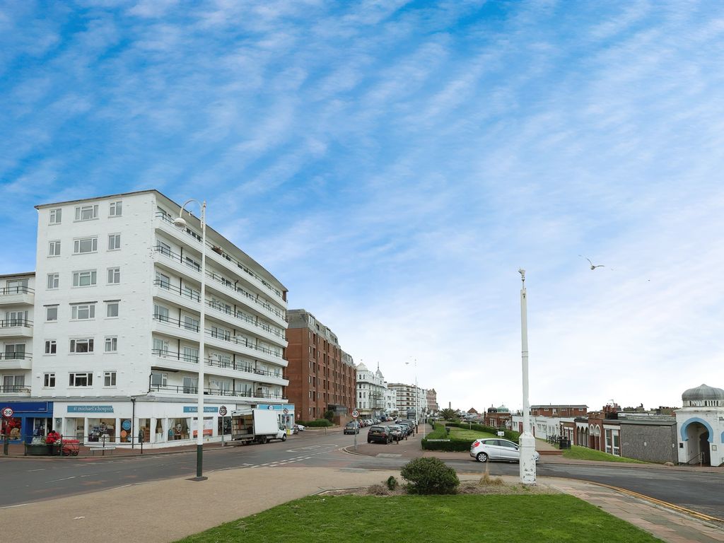 2 bed flat for sale in Dalmore Court, Marina, BexhillOnSea TN40, £