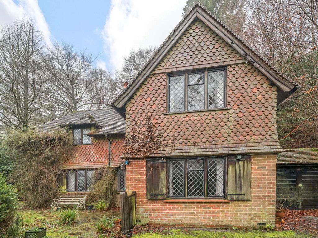 2 bed detached house for sale in Horse Block Hollow, Cranleigh GU6 Zoopla