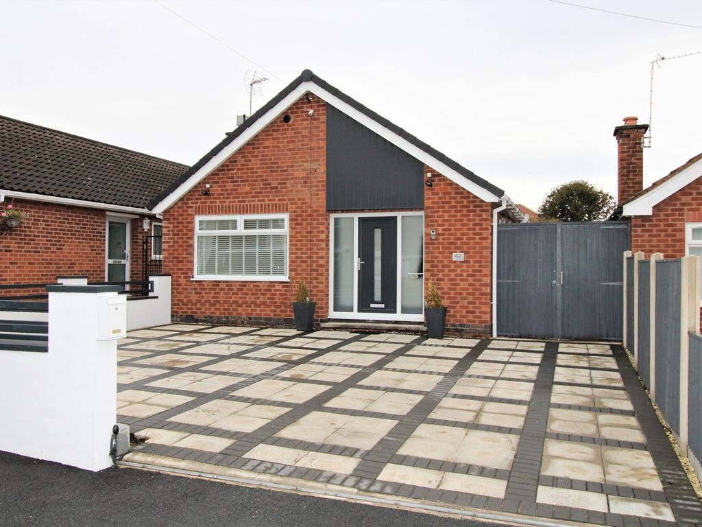2 bed detached bungalow for sale in Horsendale Avenue, Nuthall
