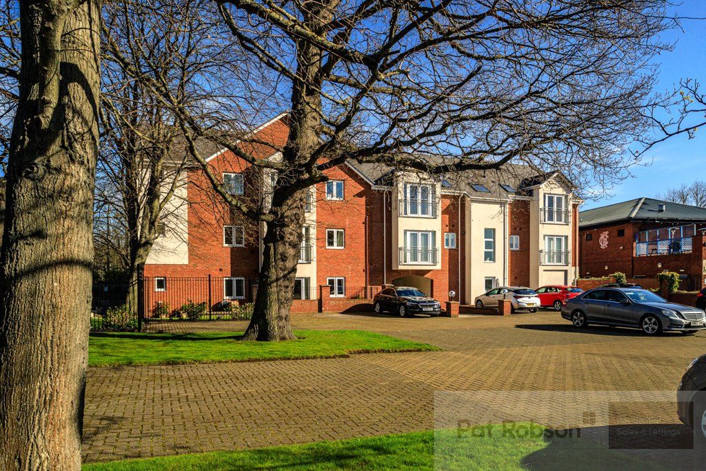 3 bed flat to rent in Fencer Hill Square, Gosforth, Newcastle Upon Tyne