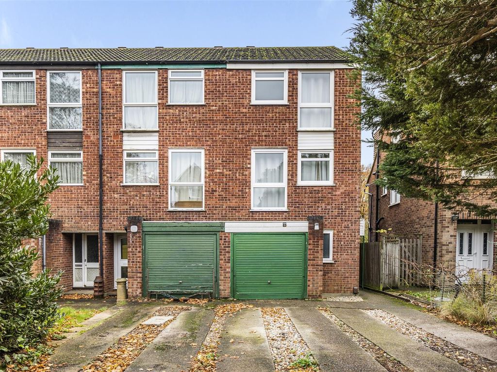 3 bed end terrace house for sale in The Avenue, Berrylands, Surbiton