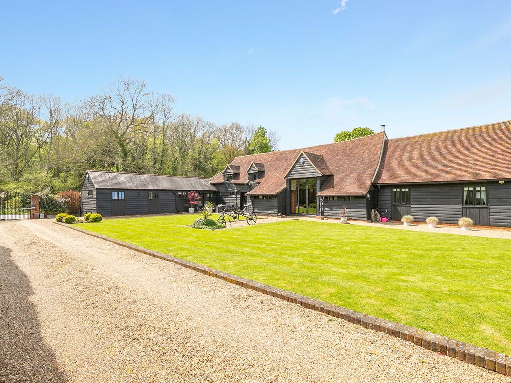 6 bed barn conversion for sale in Woodside, Epping CM16 Zoopla