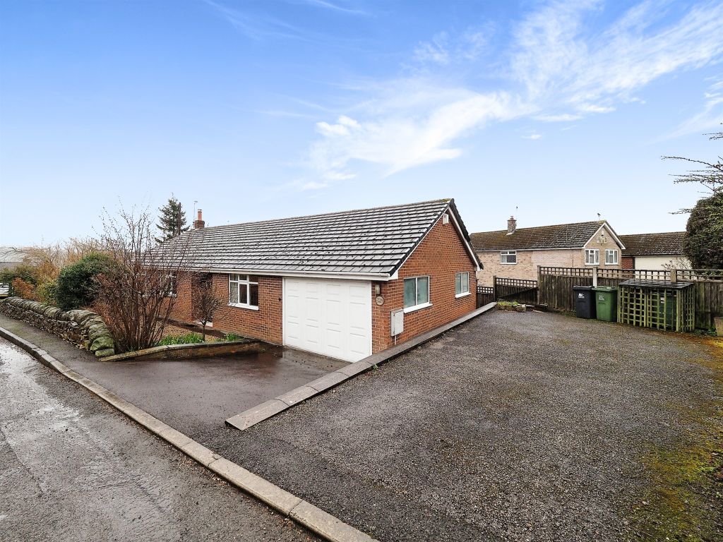 3 bed detached bungalow for sale in Malthouse Lane, Nether Heage