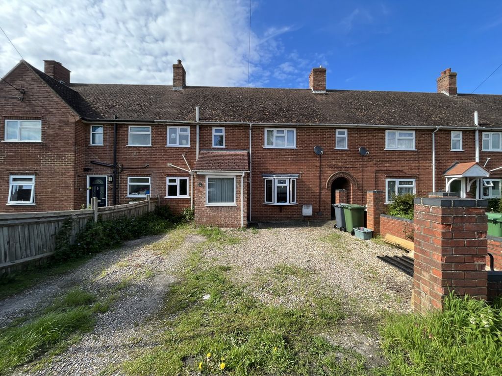 4 bed terraced house for sale in The Green, Tadley, Hampshire RG26, £