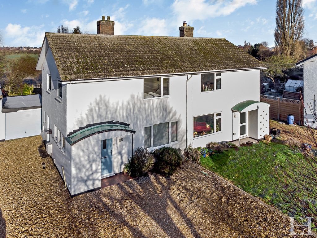 3 bed semidetached house for sale in Westfield Road, Great Shelford