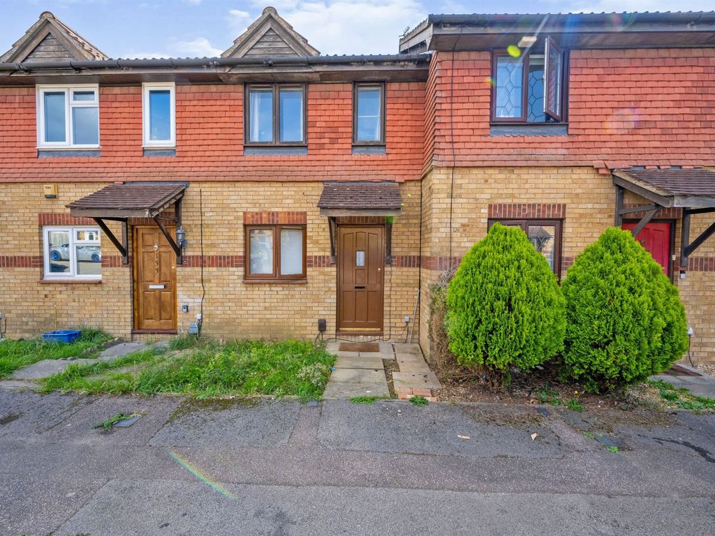 2 bed terraced house for sale in Coverdale, Luton LU4 Zoopla