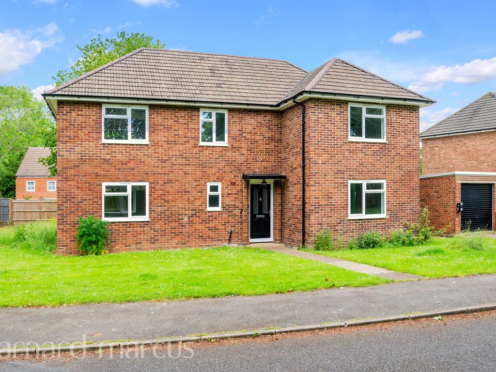 4 bed detached house for sale in Mouchotte Close, Biggin Hill