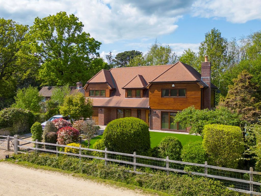 4 bed detached house for sale in North Weirs, Brockenhurst SO42, £