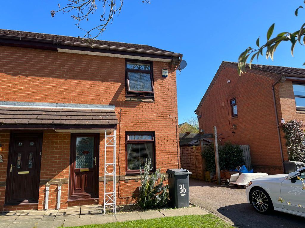 2 bed semidetached house to rent in Kingsbridge Crescent, Leicester