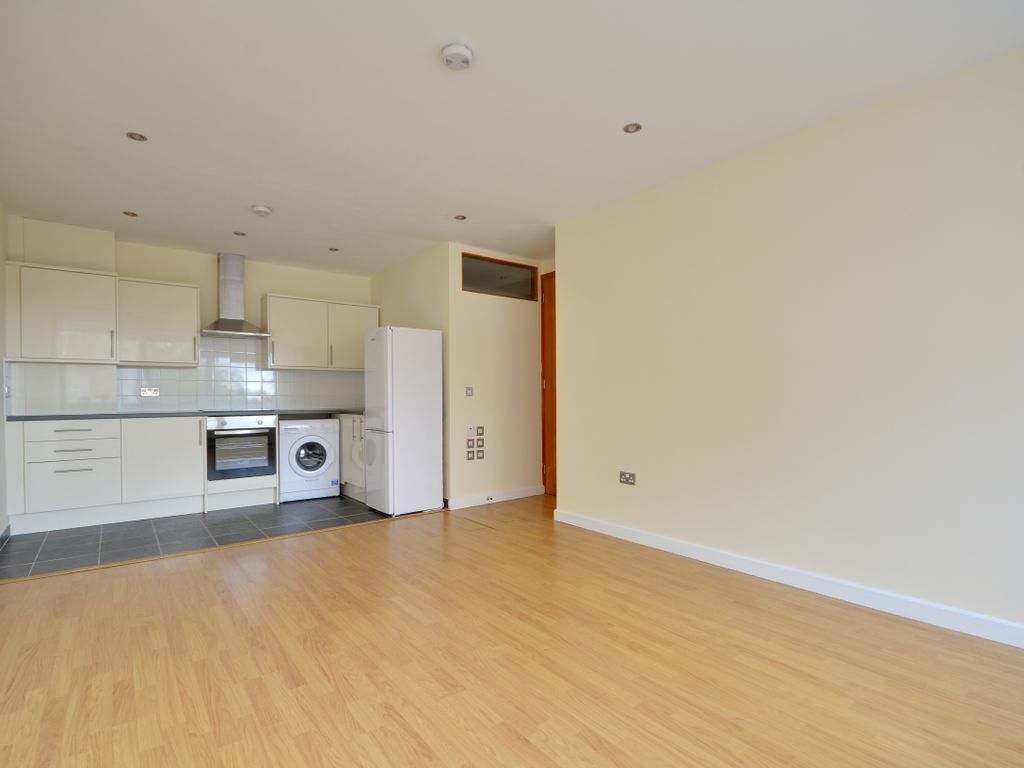 1 bed flat to rent in Pembroke House, Pembroke Road, Ruislip HA4 Zoopla
