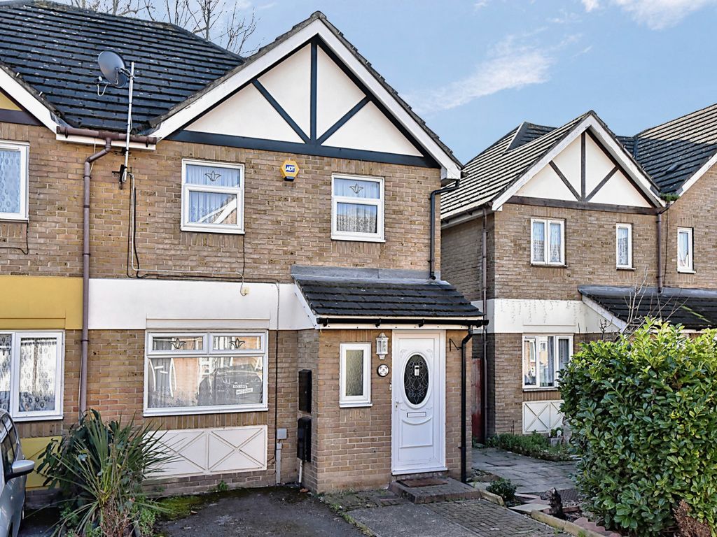 3 bed terraced house for sale in Pump Lane, London SE14 Zoopla