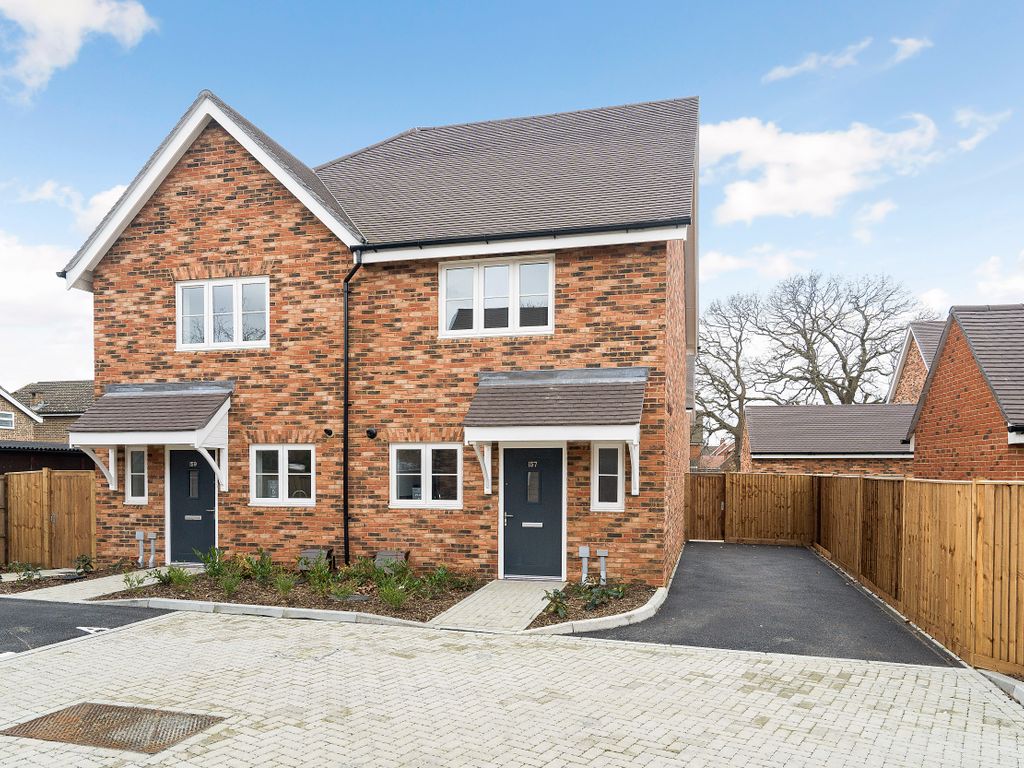 2 bed detached house for sale in Westvale Park, Horley RH6, £445,000