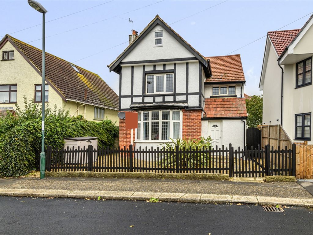 6 bed detached house for sale in Tennyson Road, Bognor Regis, West