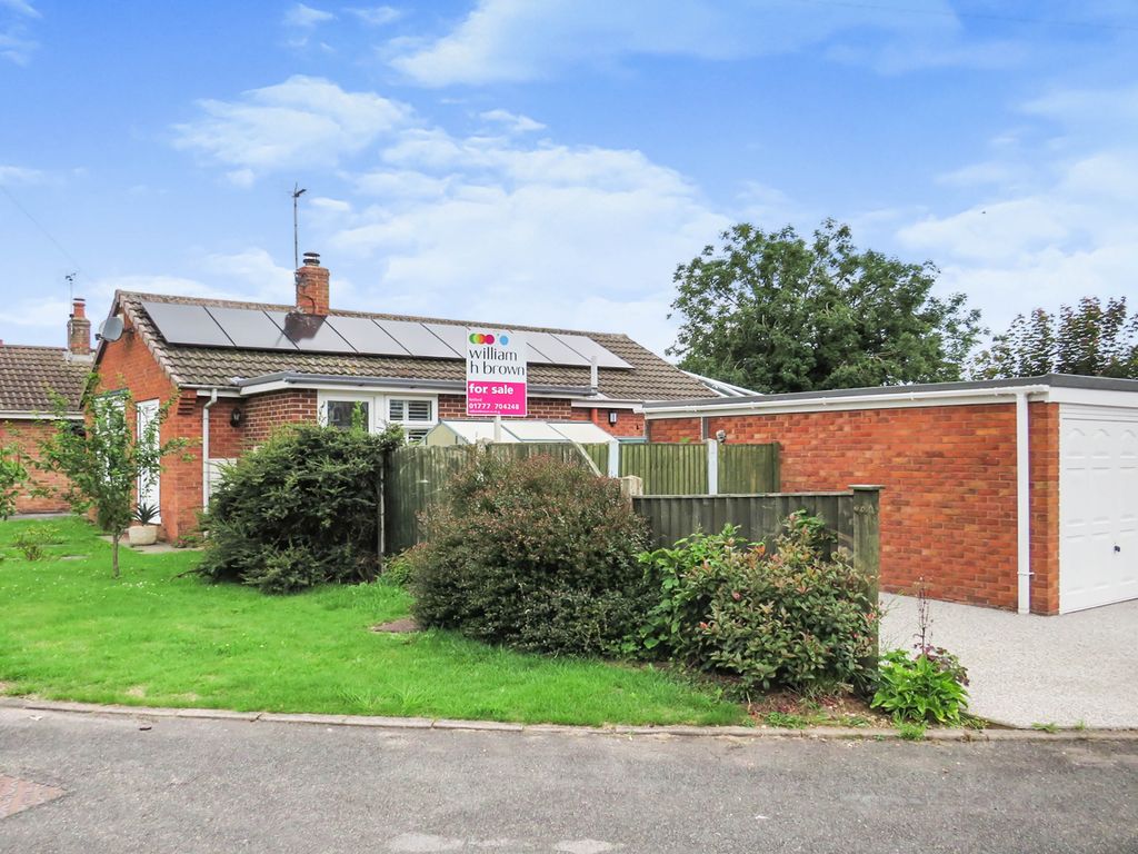 2 bed detached bungalow for sale in Ashworth Crescent, North Leverton