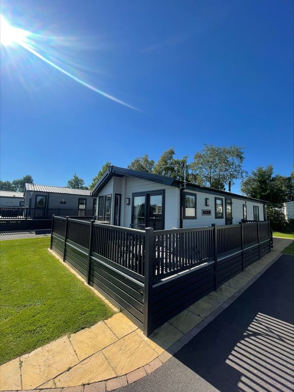 3 bed mobile/park home for sale in Ribble Valley Country & Leisure Park