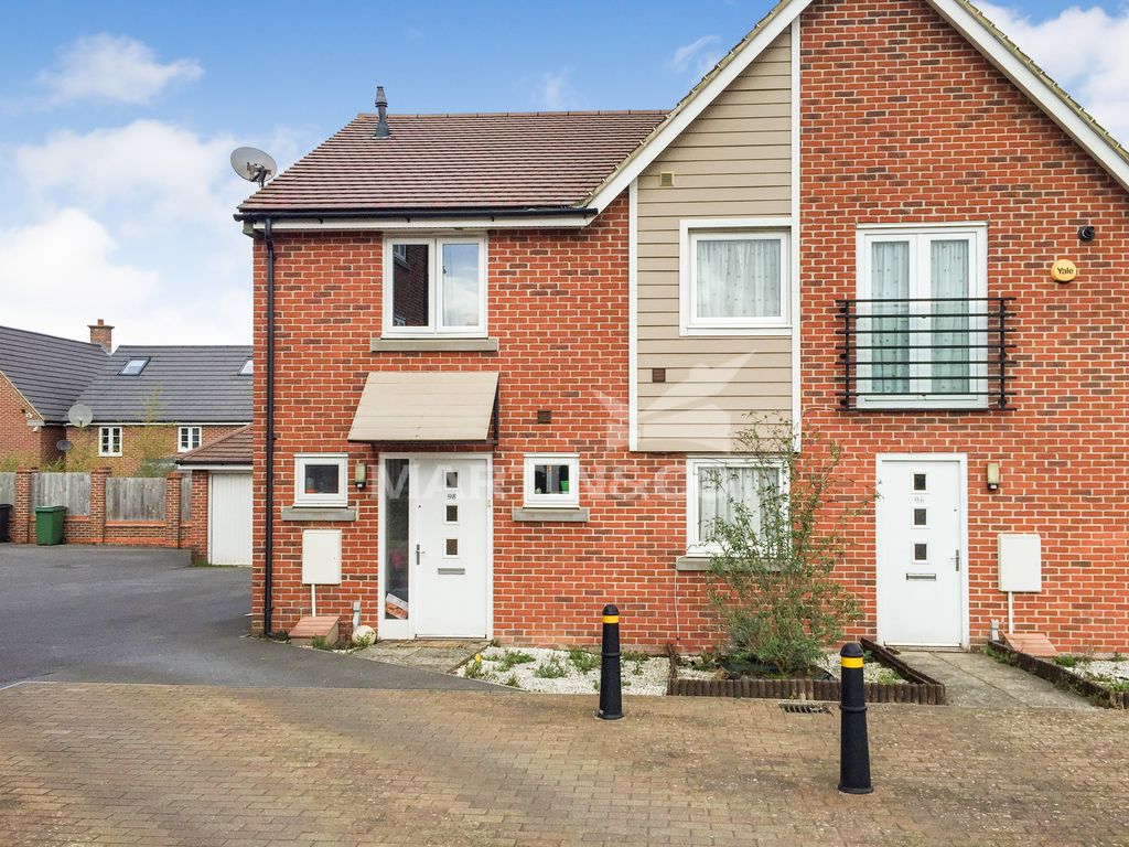 2 bed semidetached house to rent in Appleton Drive, Basingstoke RG24