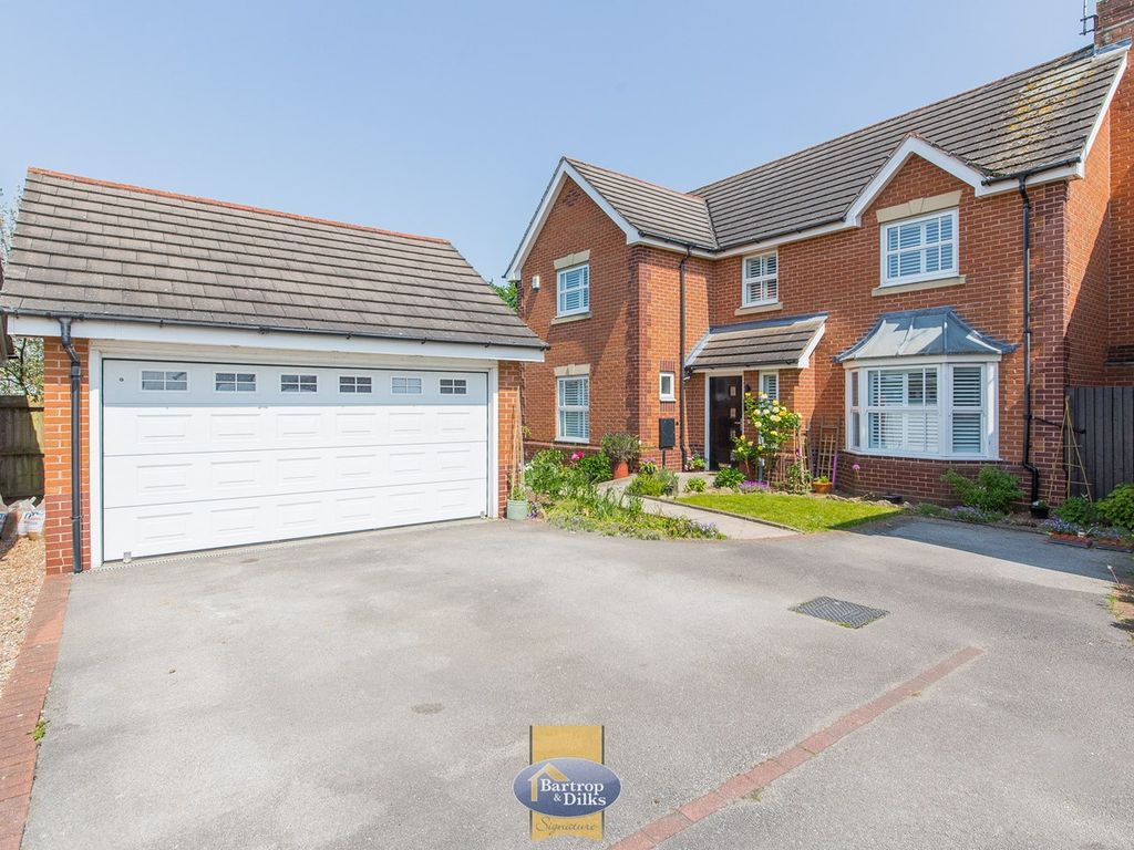 4 bed detached house for sale in Yellowhammer Drive, Worksop S81, £