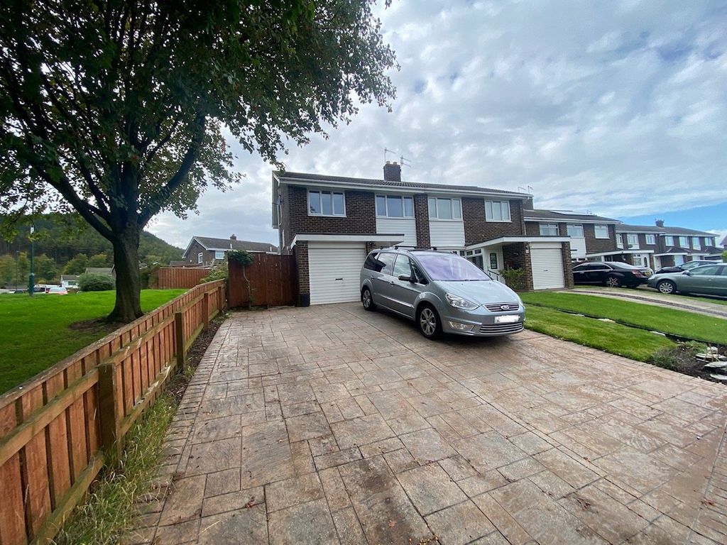 3 bed semidetached house for sale in Brocklesby Road, Guisborough