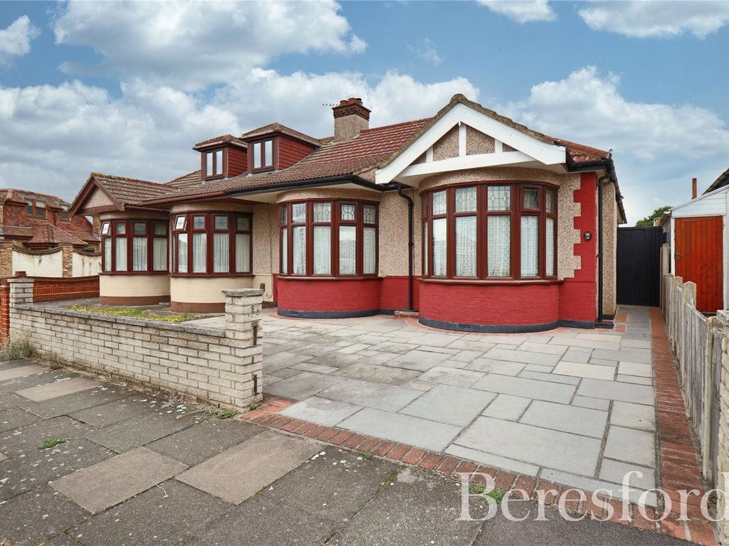 2 bed bungalow for sale in Kent Drive, Hornchurch RM12, £475,000 Zoopla