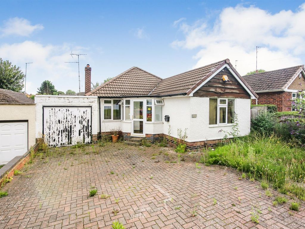 3 bed semidetached bungalow for sale in Lower Hillmorton Road