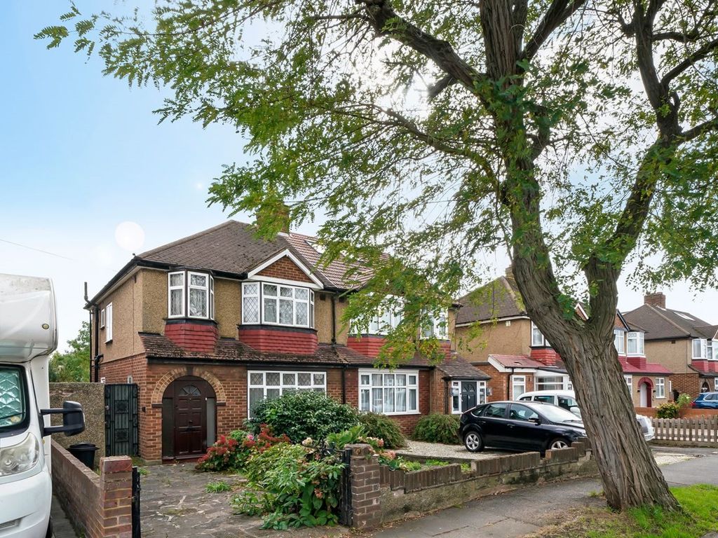 3 bed semidetached house for sale in Jubilee Drive, Ruislip HA4, £