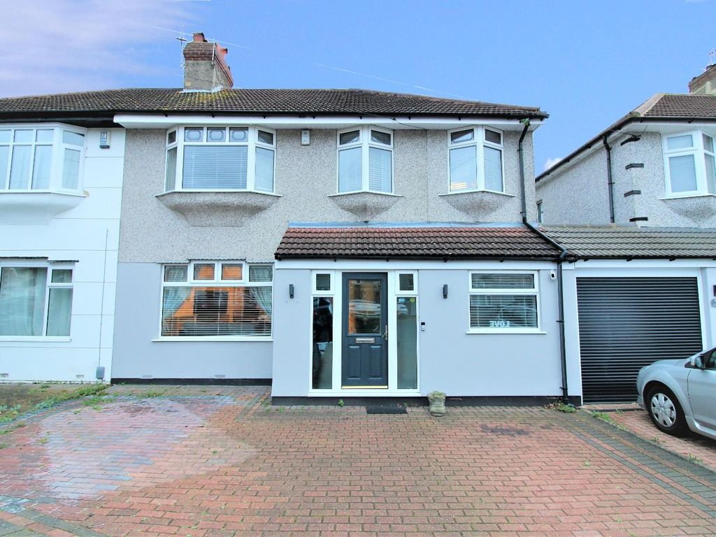 5 bed semidetached house for sale in Berkeley Avenue, Bexleyheath DA7