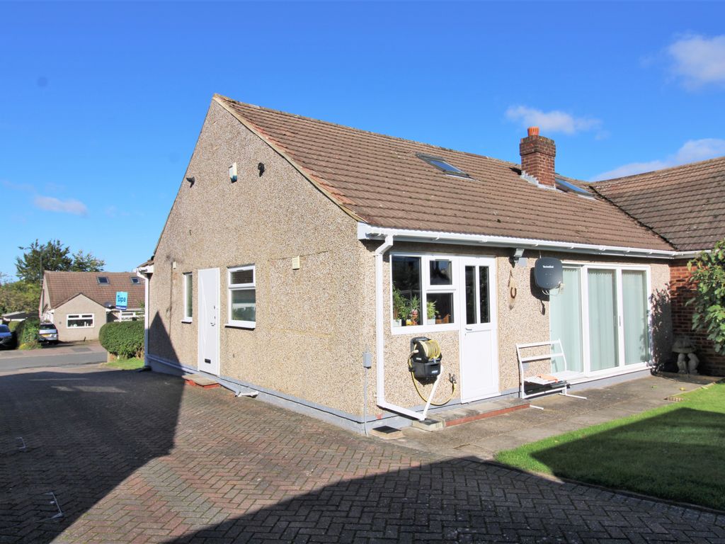 2 bed semidetached bungalow for sale in The Furrows, Luton LU3 Zoopla