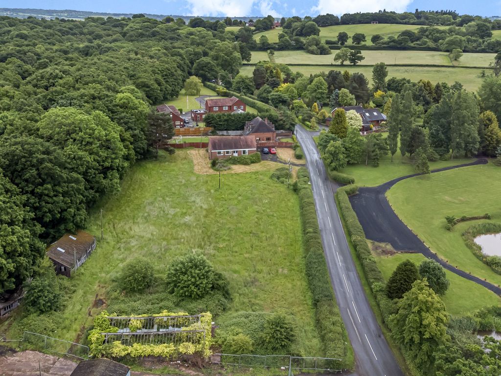 3 bed detached house for sale in Dordale Road, Bournheath, Bromsgrove