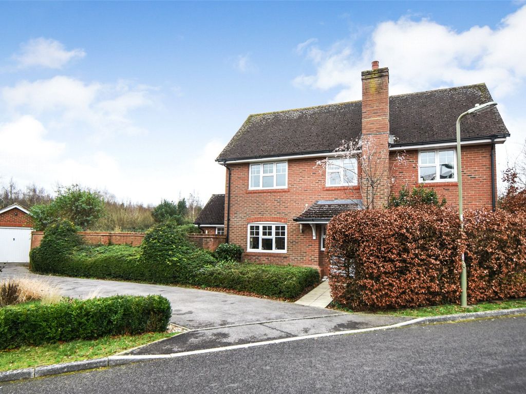 4 bed detached house for sale in Bufton Field, North Warnborough, Hook