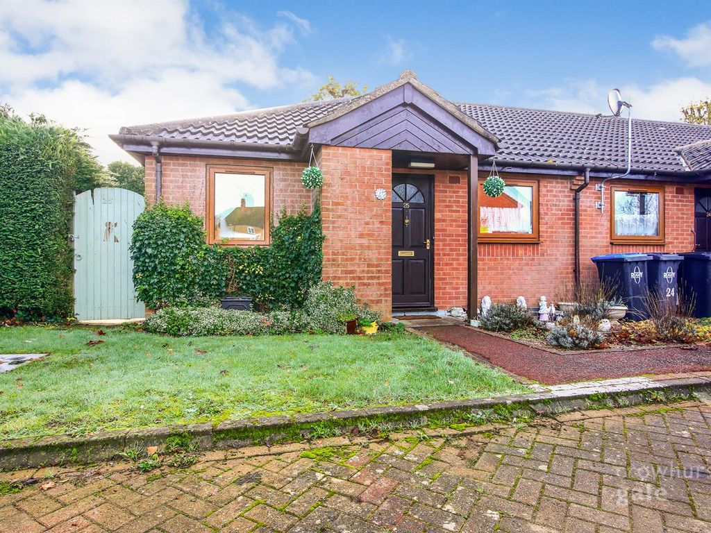 2 bed bungalow for sale in Ferrieres Close, Dunchurch, Rugby CV22 Zoopla