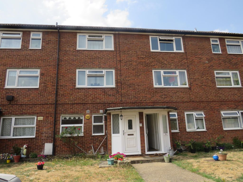 2 bed flat to rent in Valley Close, Wengeo Lane, Ware SG12 Zoopla