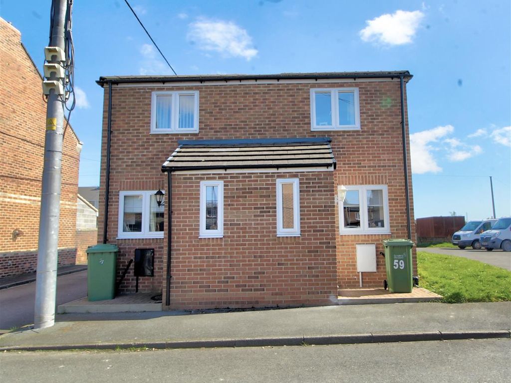 2 bed semidetached house for sale in South Market Street, HettonLe