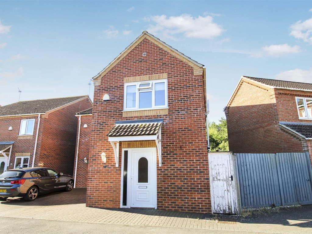 2 bed end terrace house for sale in Crofters Close, King's Lynn PE30