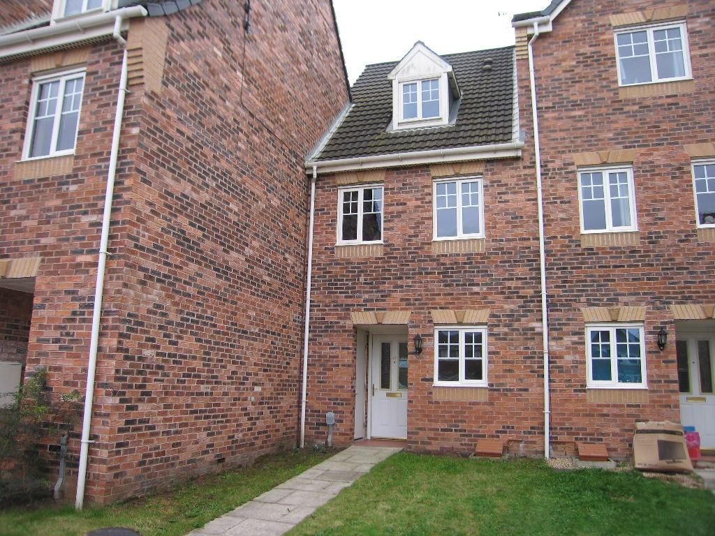 3 bed terraced house to rent in Haigh Park, Kingswood, Hull HU7, £750