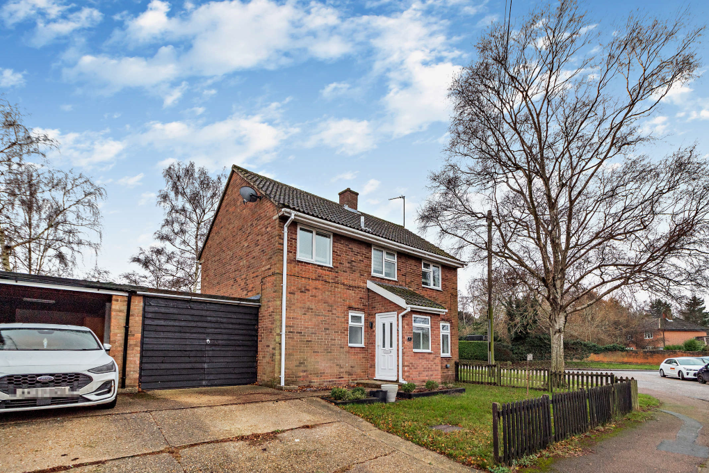3 bed detached house for sale in Chestnut Road, Sudbury CO10, £270,000